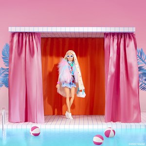 65 reactions | Păpușile #Barbie Extra duc moda la un alt nivel cu stilurile lor cool și animăluțele adorabile. ❤️ | Barbie | Facebook