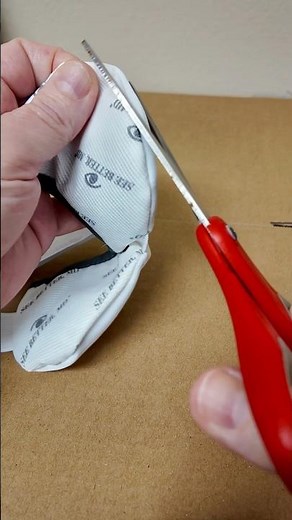 What’s inside a moist heat dry eye mask? #dryeyes