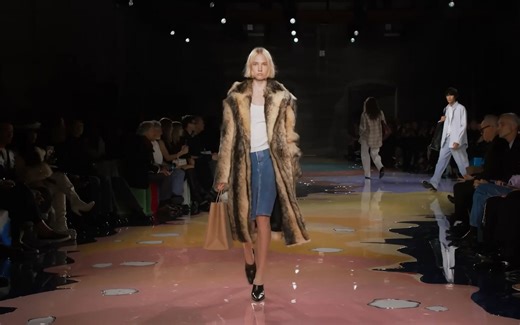 意大利的奢侈品品牌Bottega Veneta（葆蝶家）2023年SS秀场