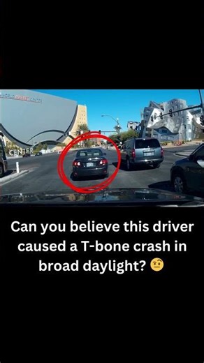 Can you believe this driver caused a T bone crash in broad daylight 🤨