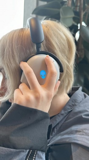 ALIENWARE on Instagram: "Pick your mode: wired, wireless or Bluetooth. Did you know with the AW920H you have access to all three? Learn more at the link in bio "