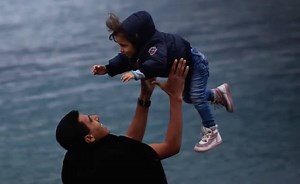 248K views · 497 reactions | 24 people have fled their homes every minute since the refugee crisis started, and the United States could be doing so much more to help. Video by Valerie Bischoff. | Upworthy Stories | Facebook