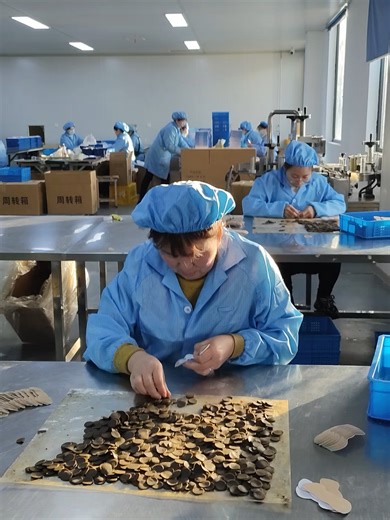 Production and processing of children's cover stickers under OEM/ODM#foreigntrade #ointment #Potion #medical #machine #production #health #plaster #oemfactory #oem #survival #Producing #factory #Antiitchsolution