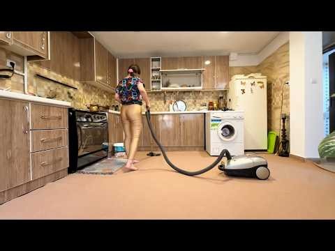 Simple Cottage Living in the Countryside |The Best Kitchen Carpet Vacuuming Trick #carpets #cleaning