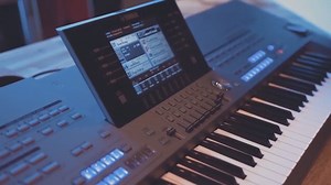 272K views · 10K reactions | Das großartige Duett "Senza te (Ohne dich)" von Giovanni Zarrella und Pietro Lombardi hat über eine Millionen Aufrufe auf YouTube!  Wir gratulieren zum absoluten Sommerhit! ☀️  Jetzt tolle Musik im Schlager Total Radio anhören: https://r.schlagertotal.com/ | Schlager Total | Facebook