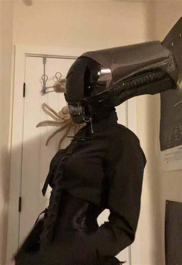 Xenomorph Cosplay: Day 4 Billion of No Smoke Detector