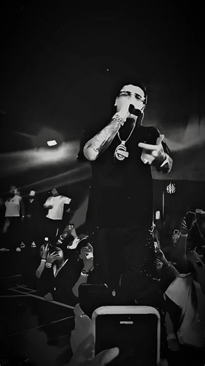 Luar La L — Piénsame: letra y canción romántica