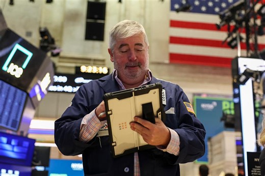 Warren Buffett: 5 lessons learned from the investing legend