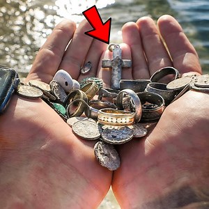 Found 12 Rings, 2 Watches and 40 Coins ($15,000 ) | D ALL MY D