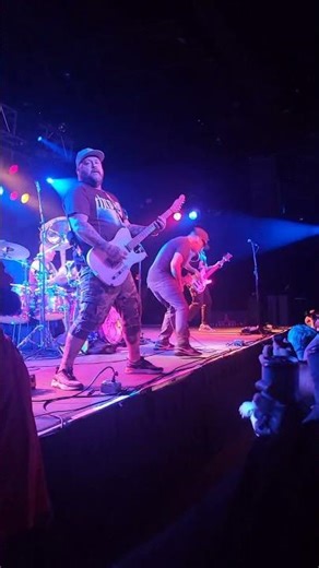 Alien Ant Farm - "Courage" live ‪@starlandballroom3870‬ on 10/04/25. Opening for Finger Eleven.
