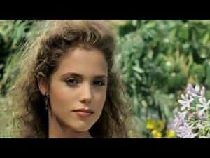 13 Sexy Photos of Elizabeth Berkley