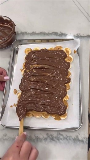 3 Ingredient Frozen Banana Bark #easyrecipe #sweettreats