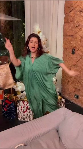 8.7M views · 95K reactions | While you may be glad to have missed my live performance the other day, I’m glad I get to witness you and all your madness every single day! But as much as I love you, I really think you should stop singing  And Happy birthday Tina ❤️ | Akshay Kumar | Facebook