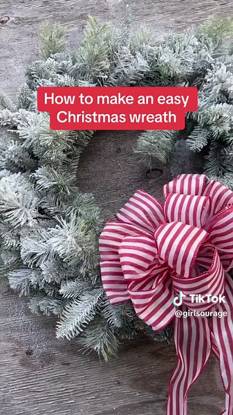 How to make a super easy Christmas wreath 🎅🏻 Simple, easy Christmas decor 🎄 #christmashomedecor #christmaswreath #christmasdecor #christmasdecorating #christmasdecorations