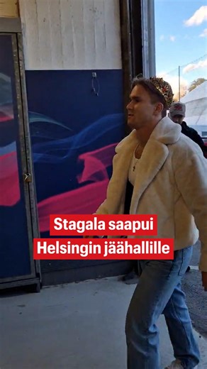 Stagalan ja Immun välinen kohuottelu Ice Cage -tapahtumassa käydään lauantaina aikataulun mukaan klo 22.10.Kumpi ottelijoista voittaa? Video: Jussi Helttunen #icecage #stagala #immu #urheilu #iltasanomat | Ilta-Sanomat