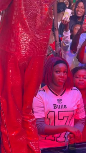 Yes That’s my ex who never believed I’ll make it Big in music. Now she bought a 1k dollars ticket to watch me perform live for 5 minutes🤣 Shorty cried 🤣🤣 na dis same song I sing for her inside room 5 years ago wey she say e no sweet. Now other girls dey sing along 🎤 😂 | David Onome Ogbeni