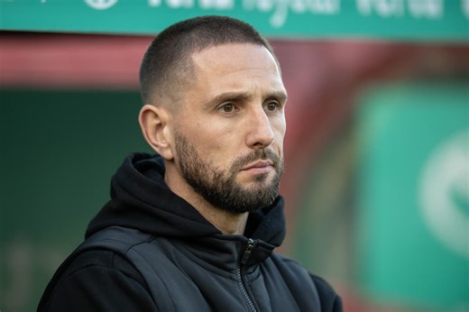 Barnsley transfer latest: Boss on ex-Bradford City winger, two star assets and defender update