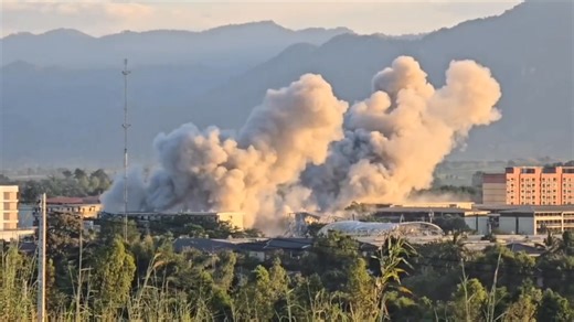 Myanmar, Karen Forces Continue Ninth Day of Heavy Bombing at KK Park; 1,597 Foreigners Flee to Thailand | Khaosod English