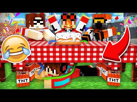 I CAUGHT A GRIEFER IN A TRAP ON HIS BIRTHDAY IN MINECRAFT | Compot Minecraft