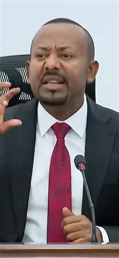 ባለፉት አገዛዞች የተጠለፉ ለውጦችን በሚገባ ነው ያጠናነው። የከዚህ በፊቶቹ ስህተቶች እንዳይደገሙ በቂ ዝግጅት እያደረግን ነው። አያሳስብህ 😎 | Jawar Mohammed