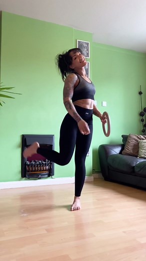 PUSH CHALLENGE! 💥 Be careful when doing these variations 🙏🏽 #challange #tiktok #pushup #fitness #girlpower #strong