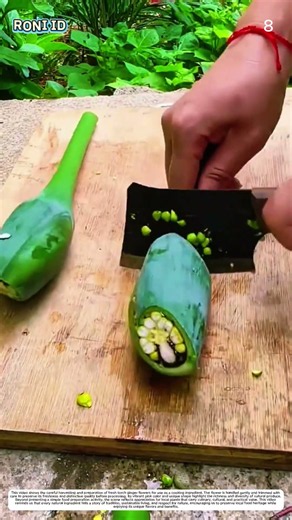 Torch Ginger Preparation: How a Knife Transforms an Intact Bud into a Ready-to-Use Ingredient