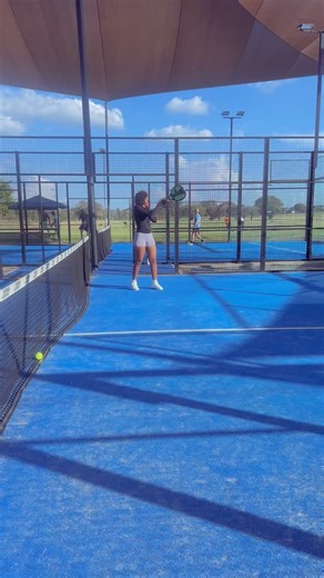 Discover the Exciting World of Paddle Tennis