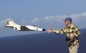 F-4 幻影 遥控山坡滑翔机试飞