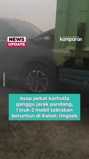 Tabrakan beruntun yang melibatkan tiga kendaraan terjadi di Jalan Gubernur Syarkawi, Desa Terantang, Kecamatan Mandastana, Kabupaten Barito Kuala, Kalimantan Selatan pada Minggu (11/10) pagi. Berdasarkan pantauan di lokasi, kecelakaan tersebut melibatkan dua mobil pribadi dan satu truk. Dua mobil pribadi tampak ringsek parah di bagian depan. Saat kejadian, kabut asap akibat kebakaran hutan dan lahan (karhutla) terpantau sangat pekat sehingga membatasi jarak pandang pengendara. Salah seorang warg
