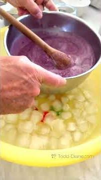 Creamy Homemade Blackberry Ice Cream - The Ultimate Summer in a Scoop