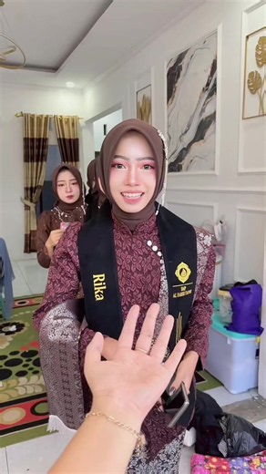 Di sawer chekk makeup tips for glowing cheeks