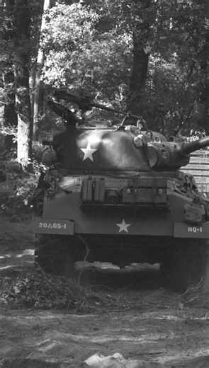 Sherman M4A tank driving on the battlefield #shermantank #history #worldwar2