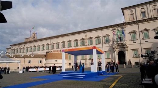 IOC advises sports bodies to let Russians compete in youth events again with flag and anthem