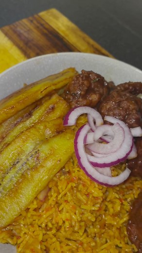 18K views · 892 reactions | Jollof rice done noice . Jollof rice with plantain and honey bbq wings. #jollofrice #jollof #partyjollof #nigerianjollof #fypppppppppppppppppppppppppppppppppppppppppppppppppppppppppppppppppppppp | Dre Cooks | Facebook