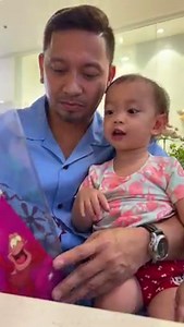 3M views · 233K reactions | Surprising Sarina Oceanía with her favorite #DisneyPrincess dahil hindi niya makalimutan yung pinanuod namin sa sinehan! 隆‍♀️ Happy Sunday everyone!  #Unboxing #SarinaHilarioVlogs #SamplePrincess | Jhong Hilario | Facebook