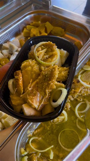 ✨ Le goût du local, dans toute sa générosité Chez KRÉYOL FOOD, chaque plat est pensé pour éveiller les sens et rappeler l’authenticité de la cuisine créole 🌴 Des recettes savoureuses, une vraie identité culinaire et le plaisir de bien manger, tout simplement 😋 👉 Passe nous voir et laisse parler ton appétit #kreyolfood #cuisinelocale #cuisineguadeloupe #restaurantguadeloupe #guadeloupe #guadeloupefood #foodguadeloupe #food #mornealeau #portlouis #foodlokal #traditionantillaise #saveurspeyi #gw