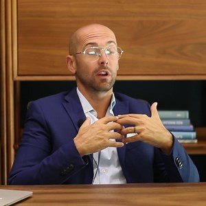 23 reactions | ✅ Sei un venditore o una venditrice? Ottimo. Meglio ancora se hai esperienza nel mondo dei servizi alla persona. Quello che cerchiamo è una figura tra venditore e consulente, che aiuti i parrucchieri a portare i loro saloni al next level. ➡️ Se ti riconosci nella figura che cerchiamo, invia una video candidatura a staff@parrucchieredelfuturo.com oppure clicca su "Scopri di più" e compila il form! | Parrucchiere Del Futuro | Facebook