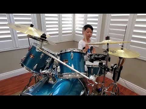 Queen - We Will Rock You