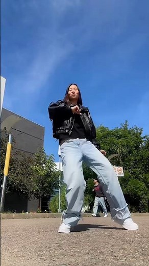 TikTok dance trend 2025