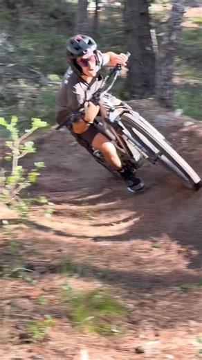Le Zoz 🚀 on Instagram: "2025 MASHUP CLASSIC 😈🐍 Grateful for every person I crossed paths with along the way. Every session, every laugh, every shared moment. Big love to the crew, the homies, and everyone who made this year special 🫶 Huge thanks to my sponsors for the support and the trust : @scor_mtb @srsuntour_inc @alltricks @bluegrass_eagle @animoz.ridingwear @rideaertime @insta360france Even if I spent a bit less time on the bike this year, I made sure to enjoy every single opportunity 2