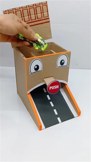 Make an Automatic Candy Machine from Cardboard! 🍬 Amazing DIY School Project Idea🔥