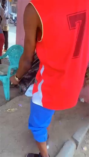 We Deliver To Your Doorstep ,dis shoud not be a problem.you can as well send your pictures via whatsapp : 652244212 | Photo shoot and portraits of all sizes , just inbox /652244212