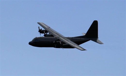 Beschuss mit Pyrotechnik: Bundeswehr-Flieger in Gefahr