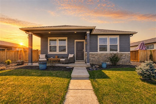 1326 NE Boxcar Dr, Prineville, OR 97754 - MLS 220220570 - Coldwell Banker