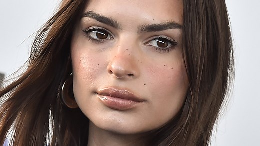 Here's What Emily Ratajkowski Really Looks Like Without Makeup - Nicki Swift