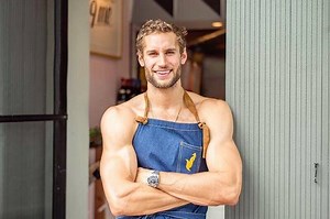 Meet the 'World’s Sexiest Chef' 👌 | In The Know