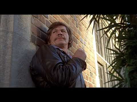 The Mechanic (1972) - Motorcycle Chase