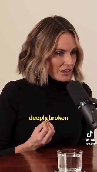 It’s easy to blame influencers for the chaos, and honestly, that critique isn’t baseless. When people with no real connection to the work are on the carpet, whether it’s a movie premiere or an award show, it changes the whole dynamic. You can’t expect actors or nominees to rush there early just to share that space.But that’s only part of it. Even when celebrities do show up, a lot of the interviews miss the point. Instead of focusing on the work or the achievement being celebrated, the questions