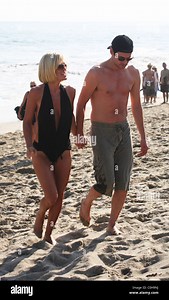 Jim carey beach hi-res stock photography and images - Alamy