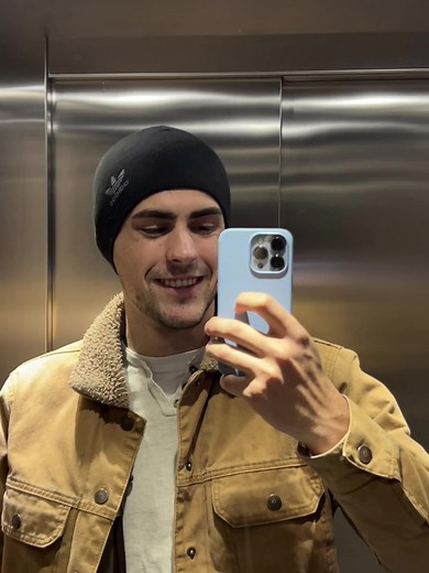 E de fete băi 😂😂😂😂😂